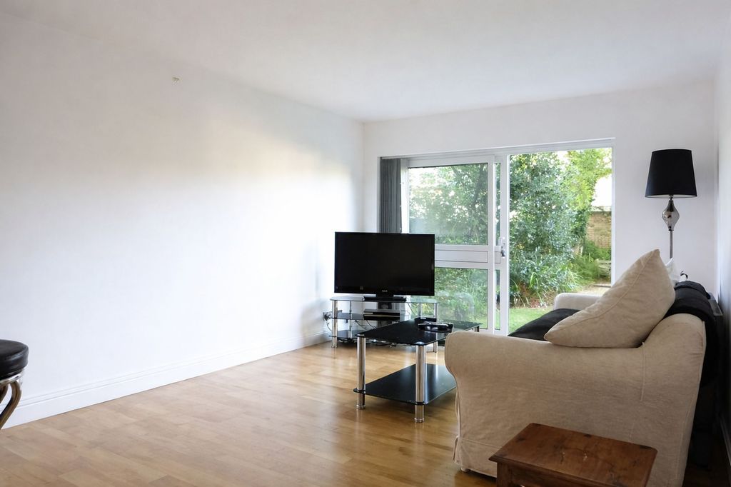 Property photo 1 of 4