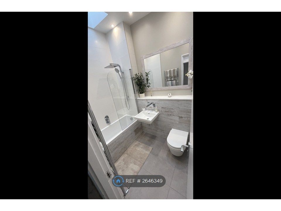 Property photo 2 of 27 Bathroom