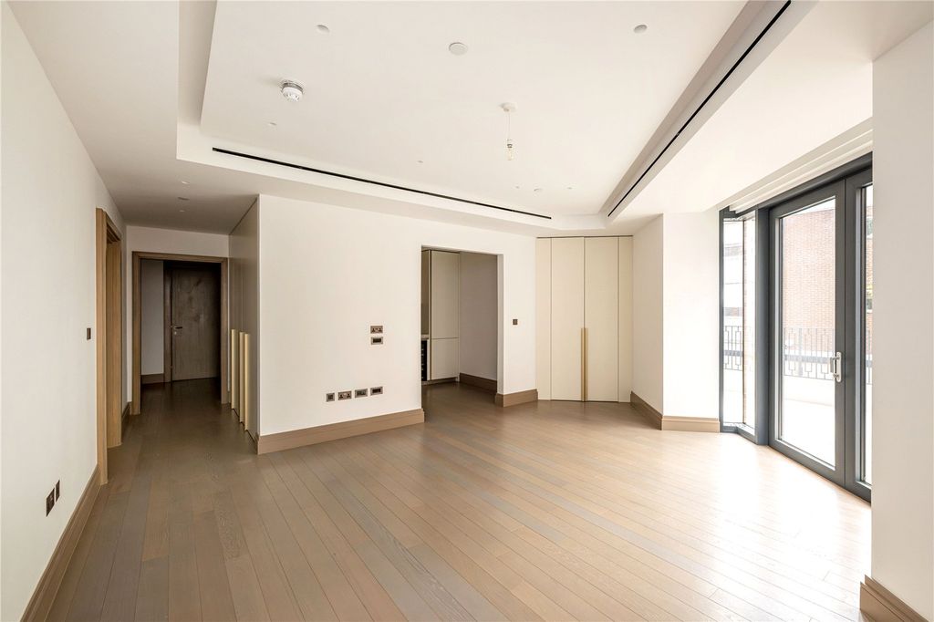 Property photo 1 of 9 Reception