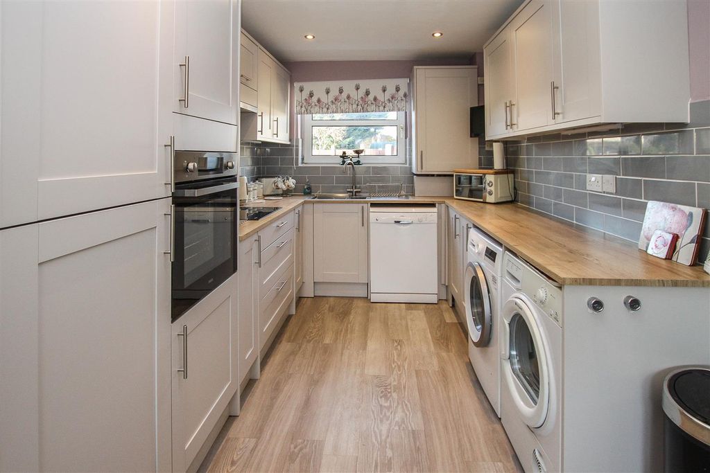 Property photo 2 of 16 Img_1696-3.Jpg