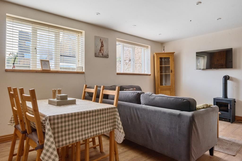 Property photo 2 of 20 Dining Area