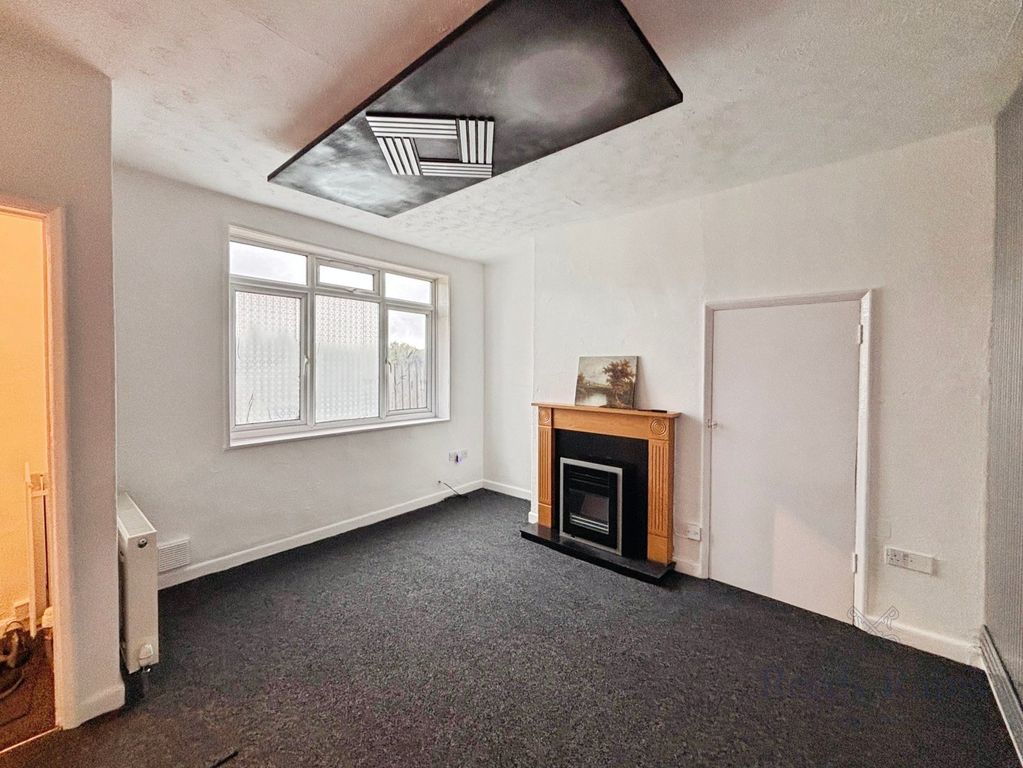 Property photo 2 of 18 Picture No. 15