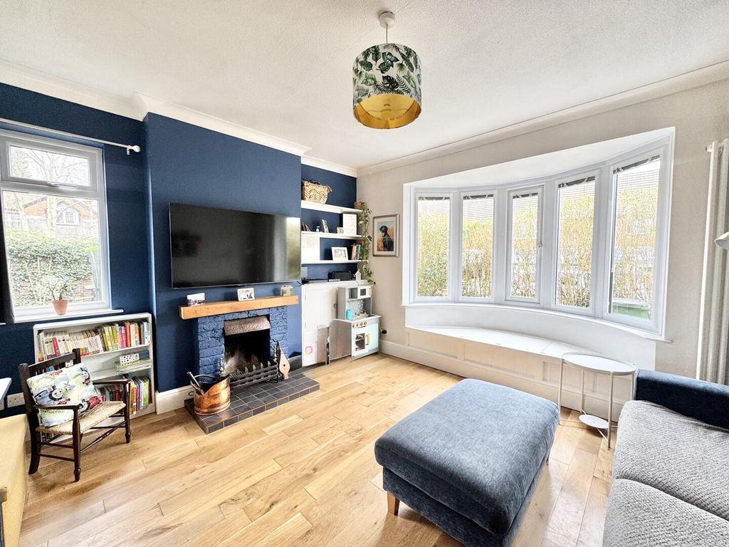 Property photo 3 of 19 Living Room