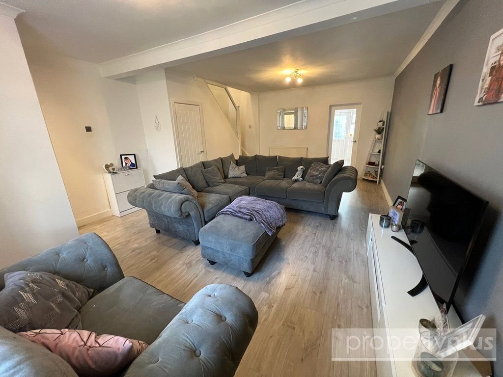 Property photo 3 of 14 Picture No. 06