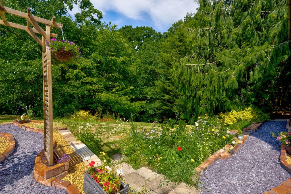 Property photo 2 of 39