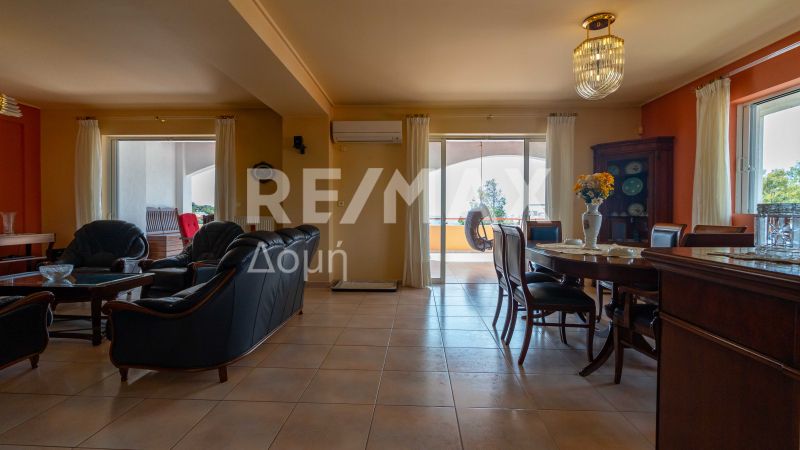 Property photo 1 of 50