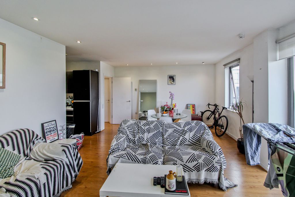 Property photo 1 of 3