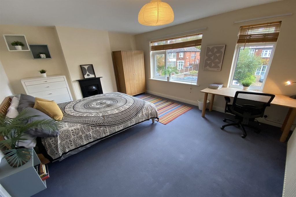 Property photo 1 of 12 (Main)