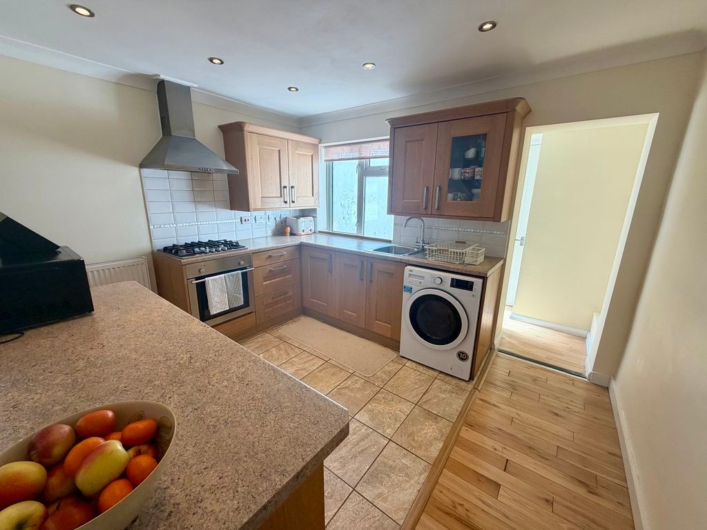 Property photo 2 of 17 Photo 7