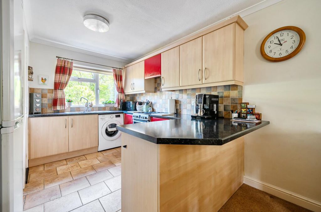 Property photo 2 of 17 Cambridge Drive 17 (1).Jpg