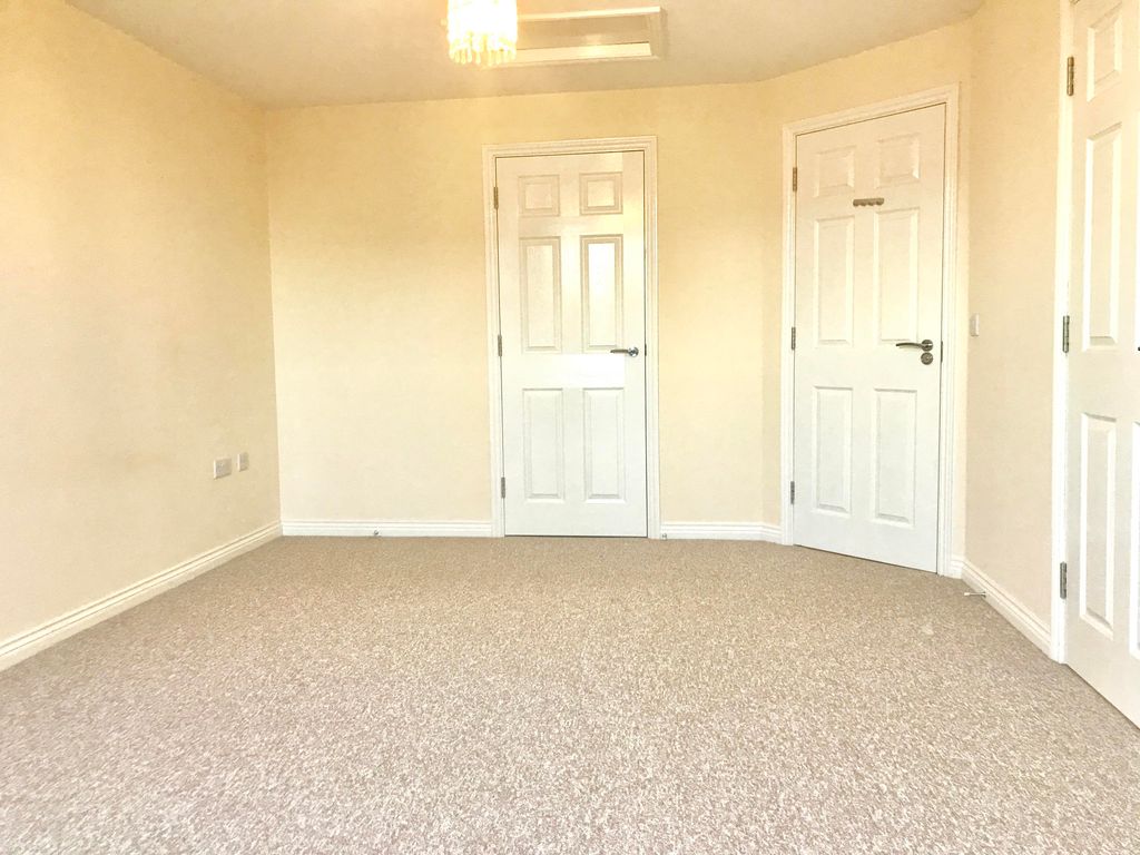 Property photo 3 of 17 Image