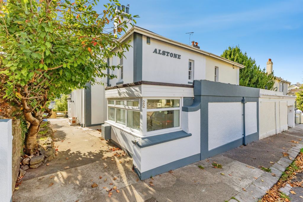 Property photo 1 of 18