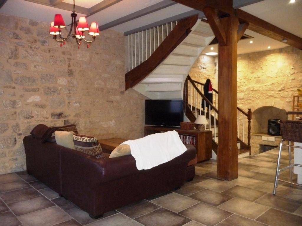 Property photo 2 of 9