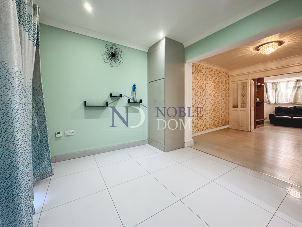 Property photo 3 of 20 Gallery