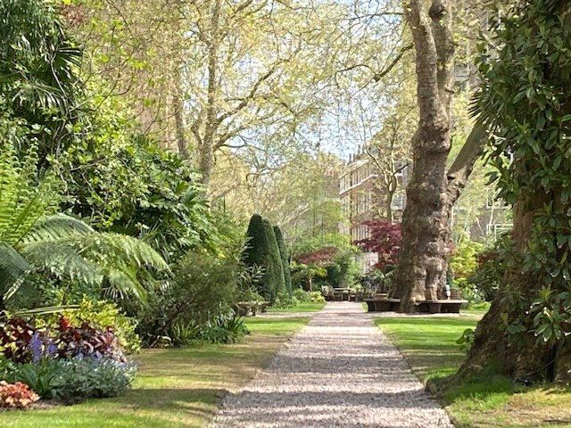 Property photo 3 of 16 Garden Square
