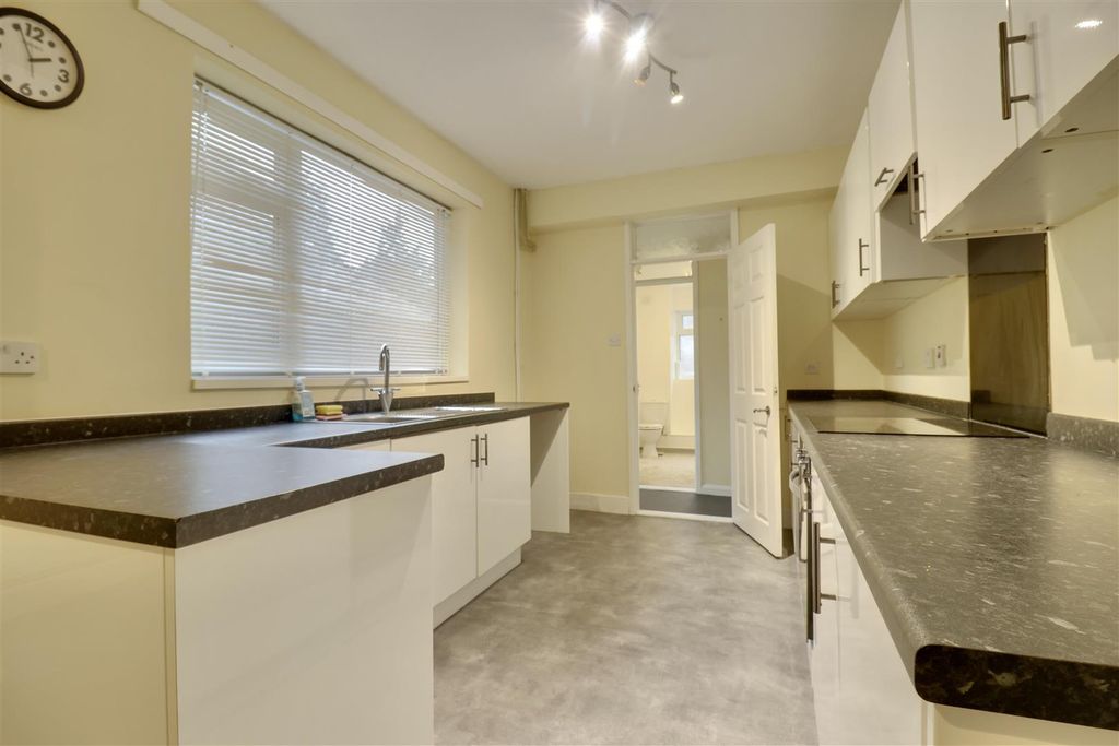 Property photo 3 of 10 13111F37-2147-424C-B6C1-86Cab135047C_1_201_A.Jpeg