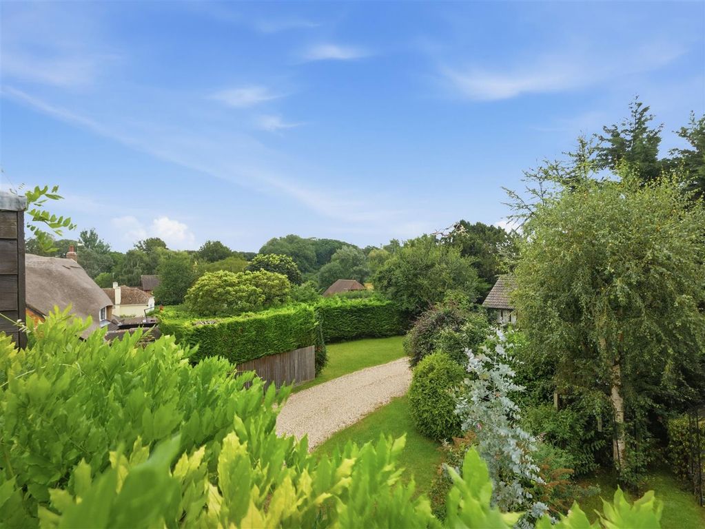 Property photo 3 of 36 19.Jpg
