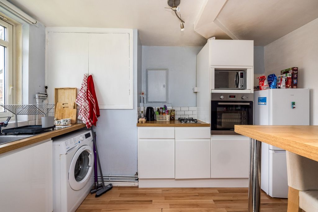 Property photo 2 of 10 1Cdb8423-B83A-F11...