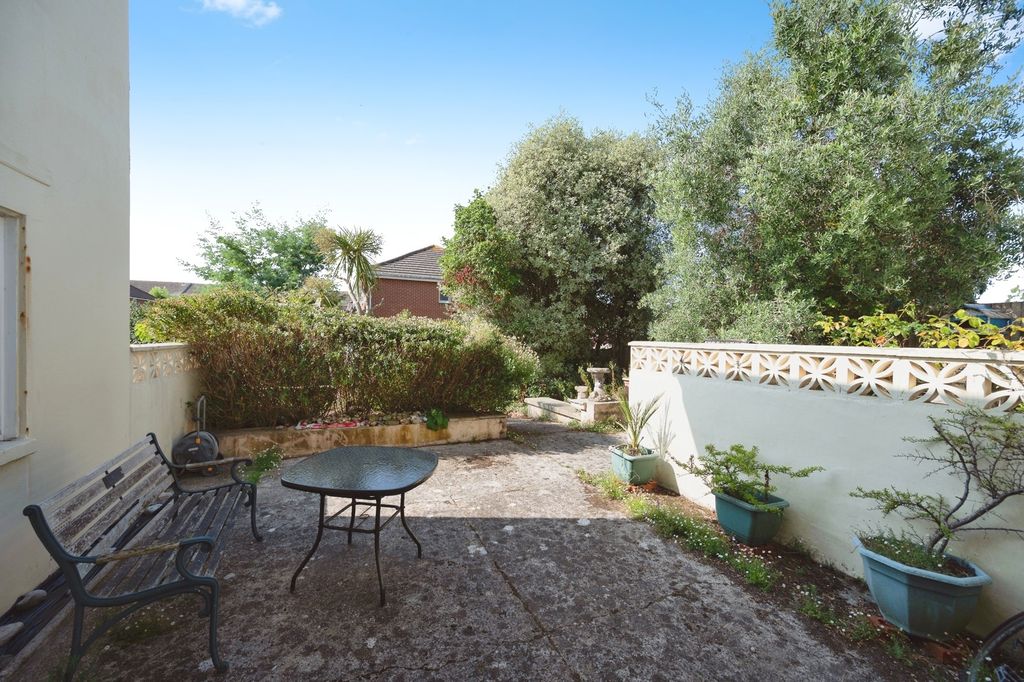Property photo 3 of 17 Photo