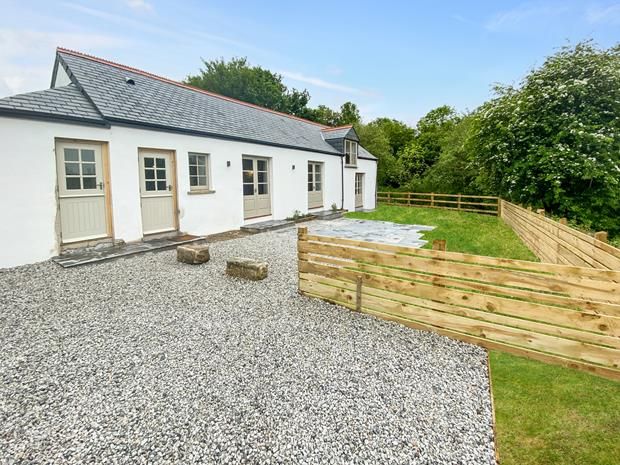 Property photo 1 of 10 Front