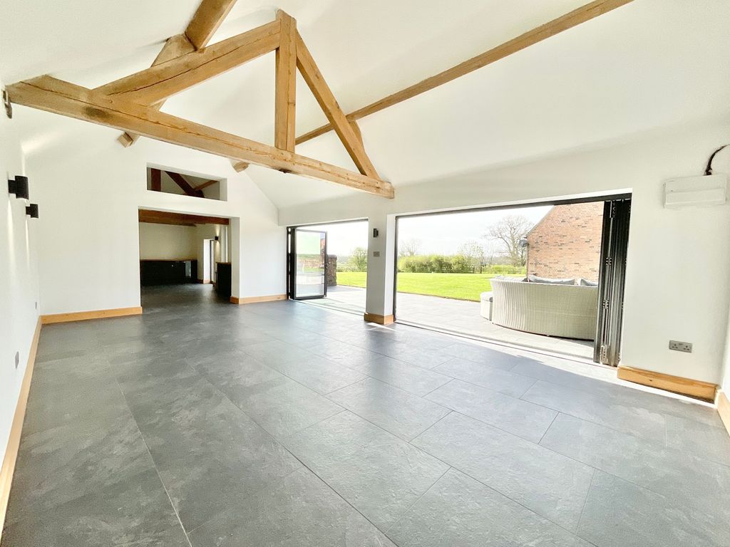 Property photo 3 of 37