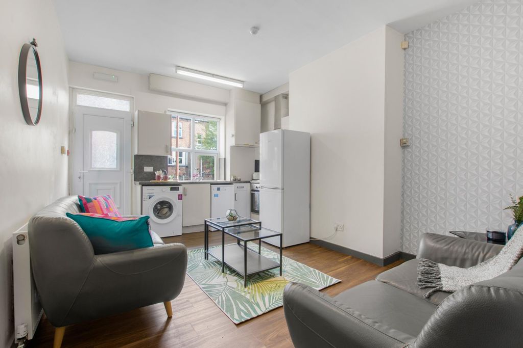 Property photo 1 of 8 Property Photo