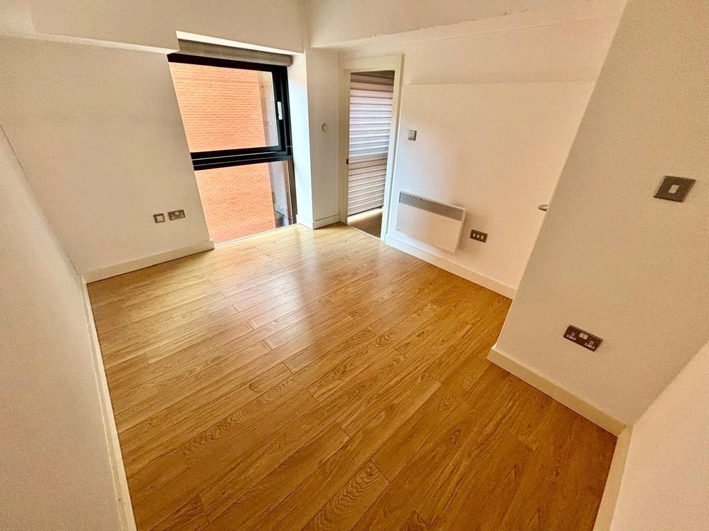 Property photo 3 of 8 Picture No. 01