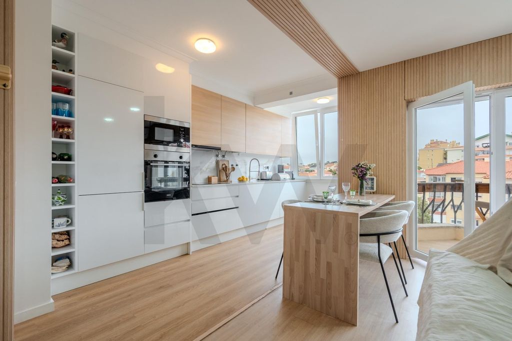 Property photo 1 of 21 Fully Renovated Two-Room Flat With Balcony In Alvide, Cascais