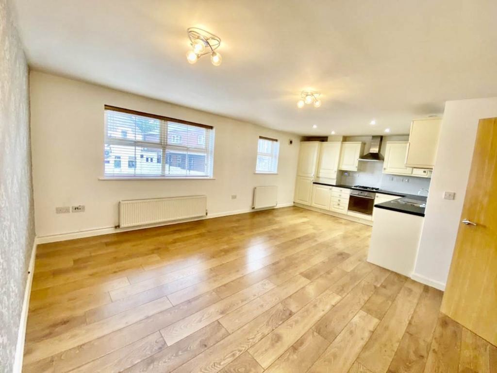 Property photo 3 of 14 Image6