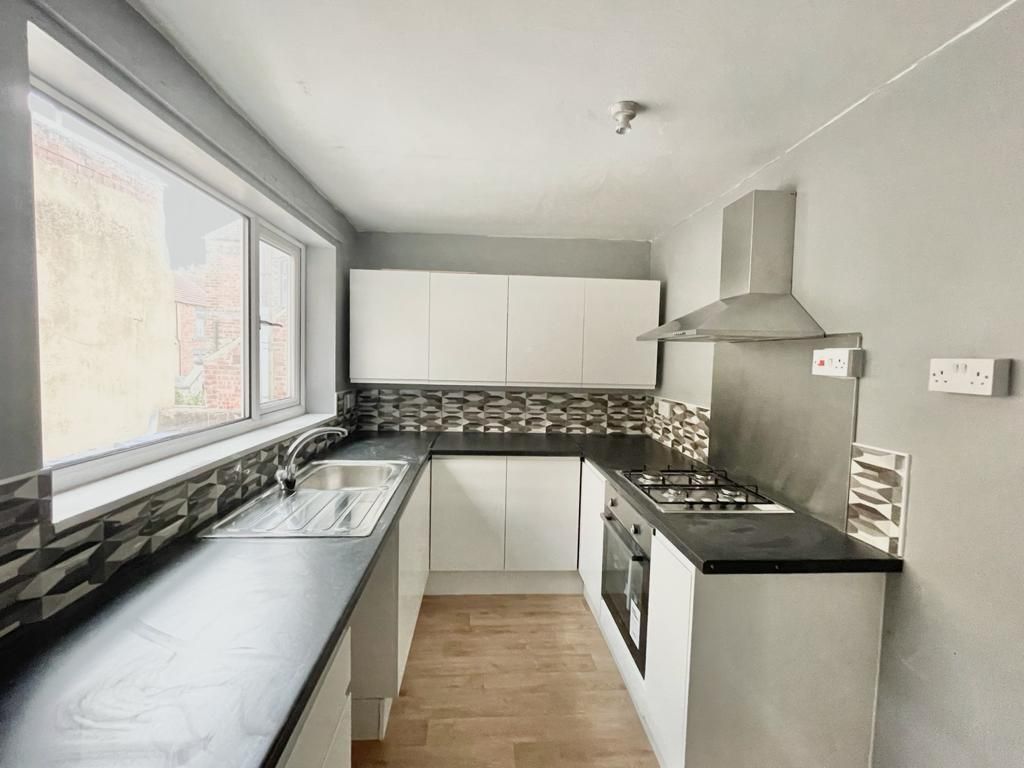 Property photo 2 of 9 Kitchen