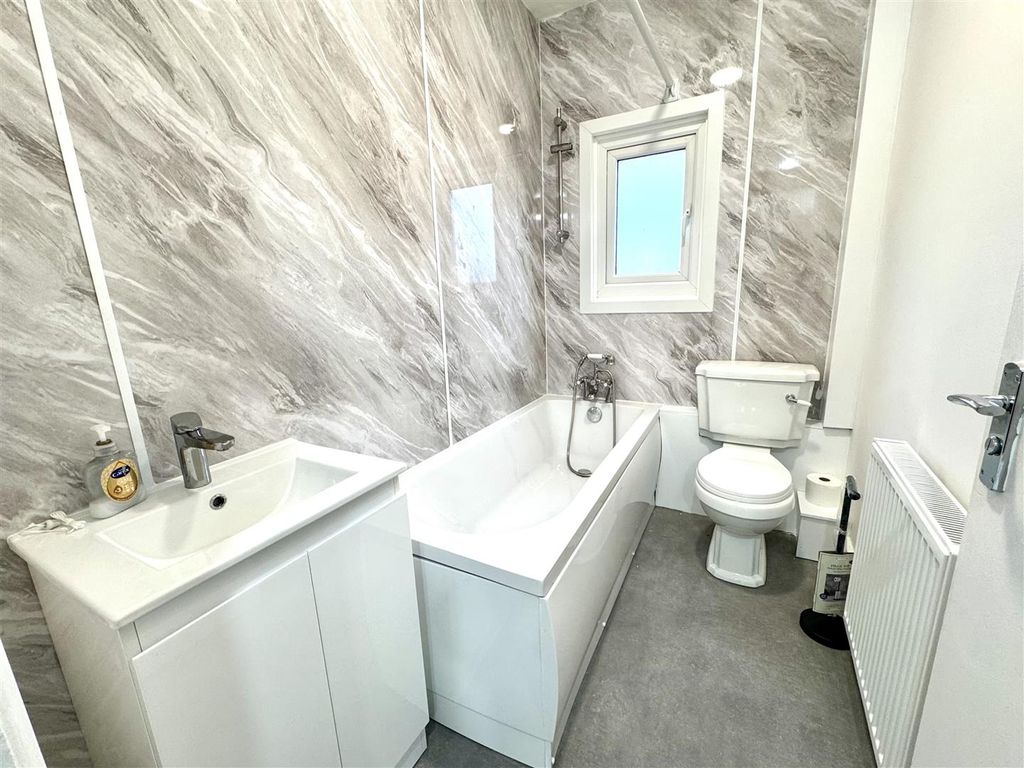 Property photo 2 of 10 Img_0015.Jpeg