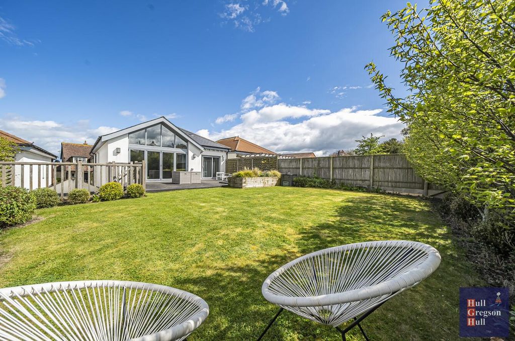 Property photo 3 of 23 22c4Ab1E-70De-47E4-B0B1-40Caad5d7940.Jpg