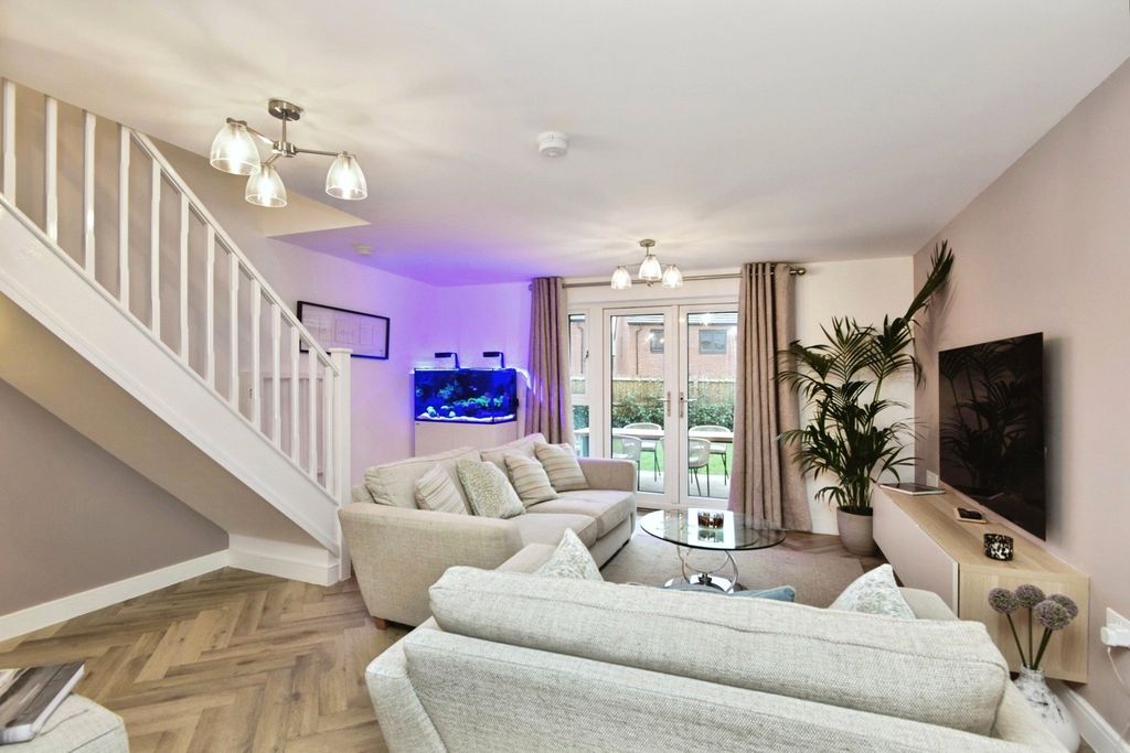 Property photo 2 of 20 Pbox-Img.Jpg