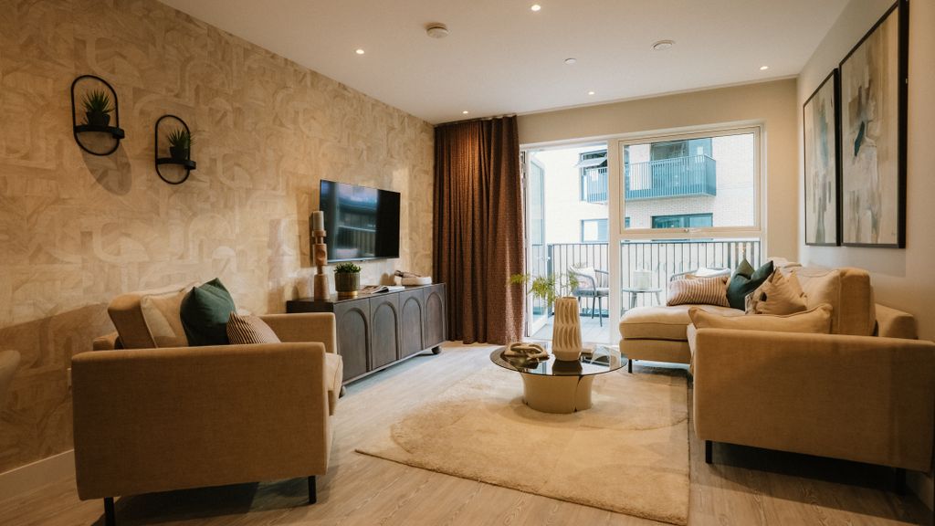 Property photo 1 of 17