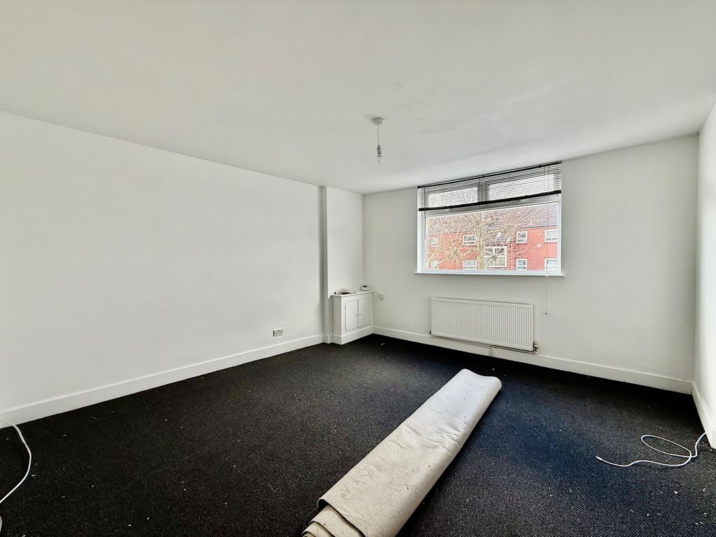 Property photo 2 of 6 Image