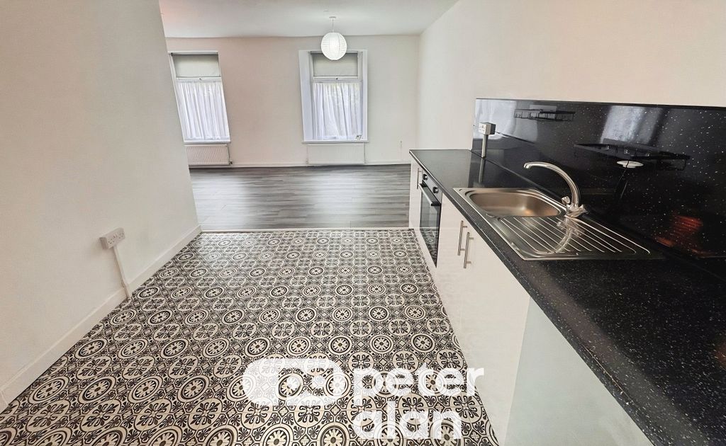 Property photo 2 of 3