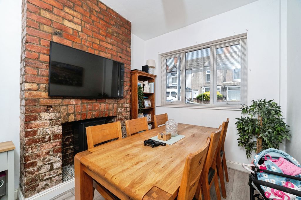 Property photo 2 of 14 Dining Room