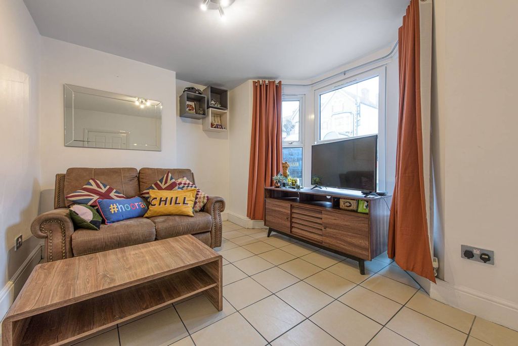 Property photo 1 of 6