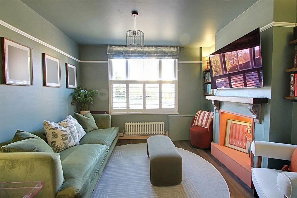 Property photo 2 of 23 Living Room 1.Jpg