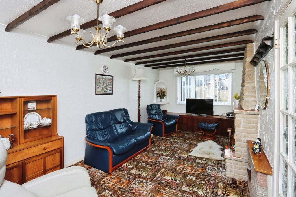 Property photo 3 of 17 Pbox-Img.Jpg