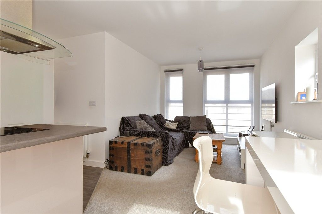 Property photo 1 of 9 Kitchen/Lounge/ Dining Area
