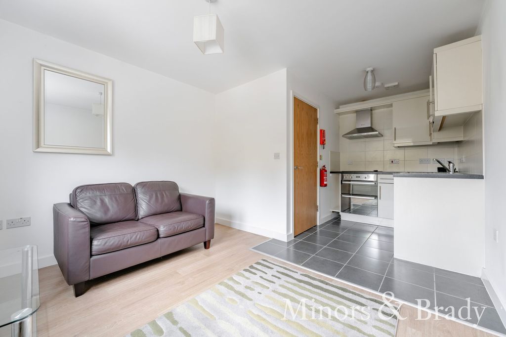 Property photo 2 of 13