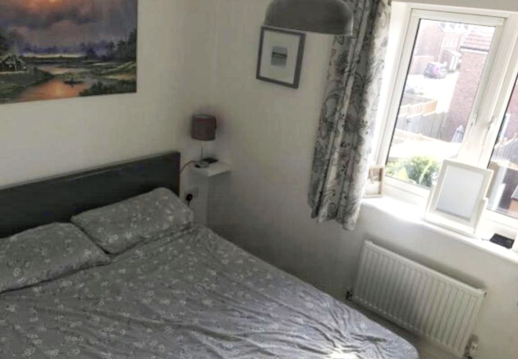 Property photo 3 of 8 41E37987-594E-4B6F-8753-318274197E54