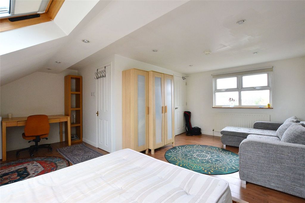 Property photo 1 of 9 Picture No. 07