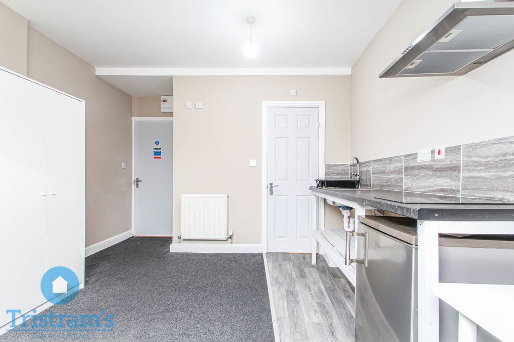 Property photo 2 of 7 Img_6014