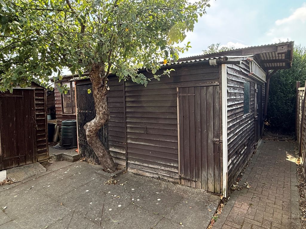 Property photo 3 of 19 Photo 5