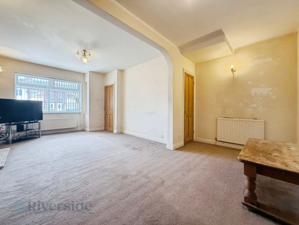 Property photo 3 of 14 Pbox-Img.Jpg