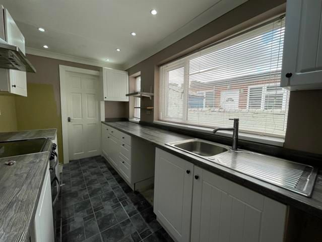 Property photo 2 of 9 Kitchen