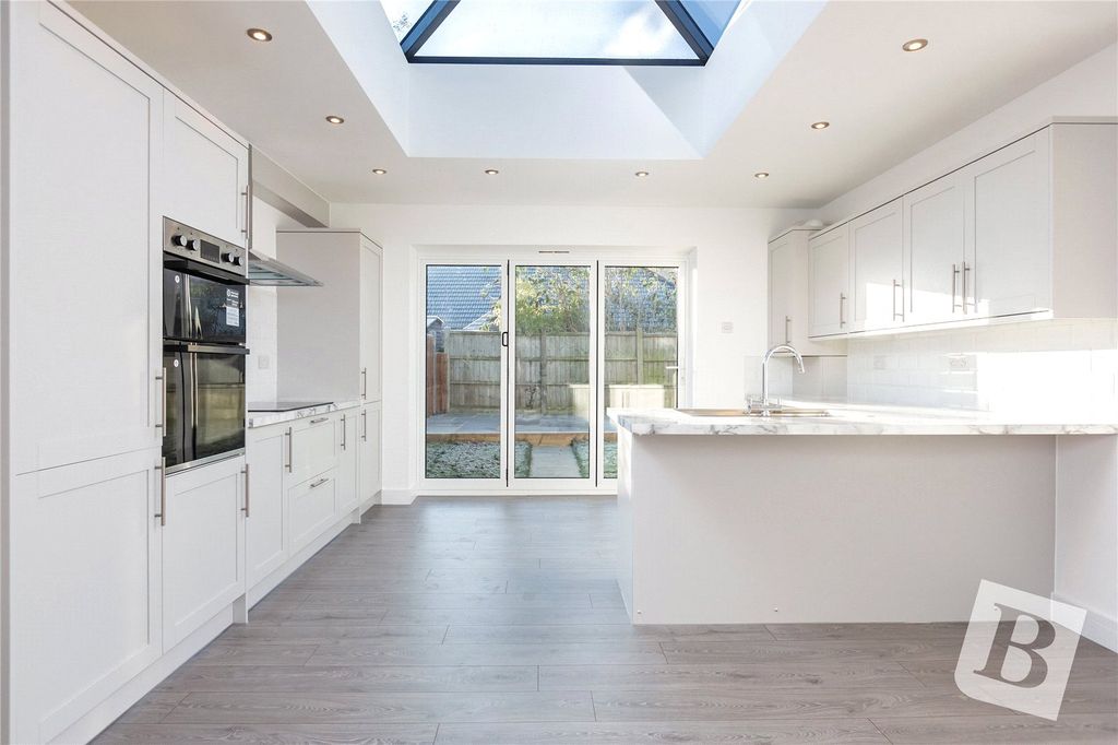 Property photo 2 of 15 Picture No. 02