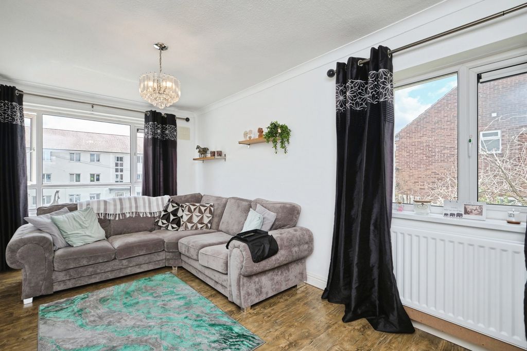 Property photo 2 of 23 Pbox-Img.Jpg